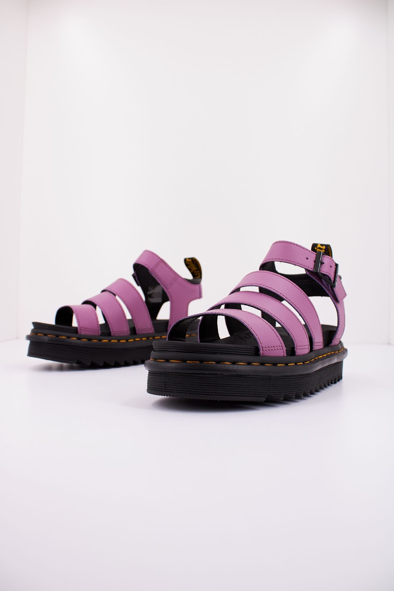 DR. MARTENS BLAIRE en color ROSA (2)