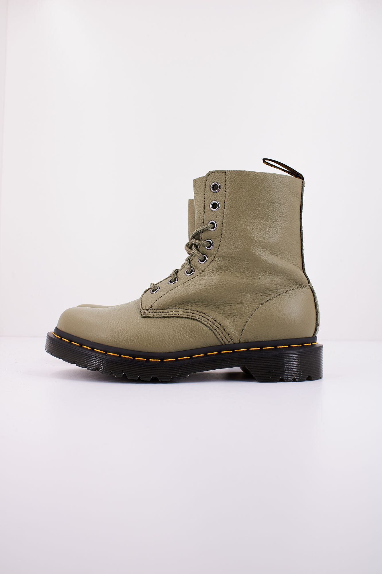DR. MARTENS 1460 PASCAL en color VERDE (1)