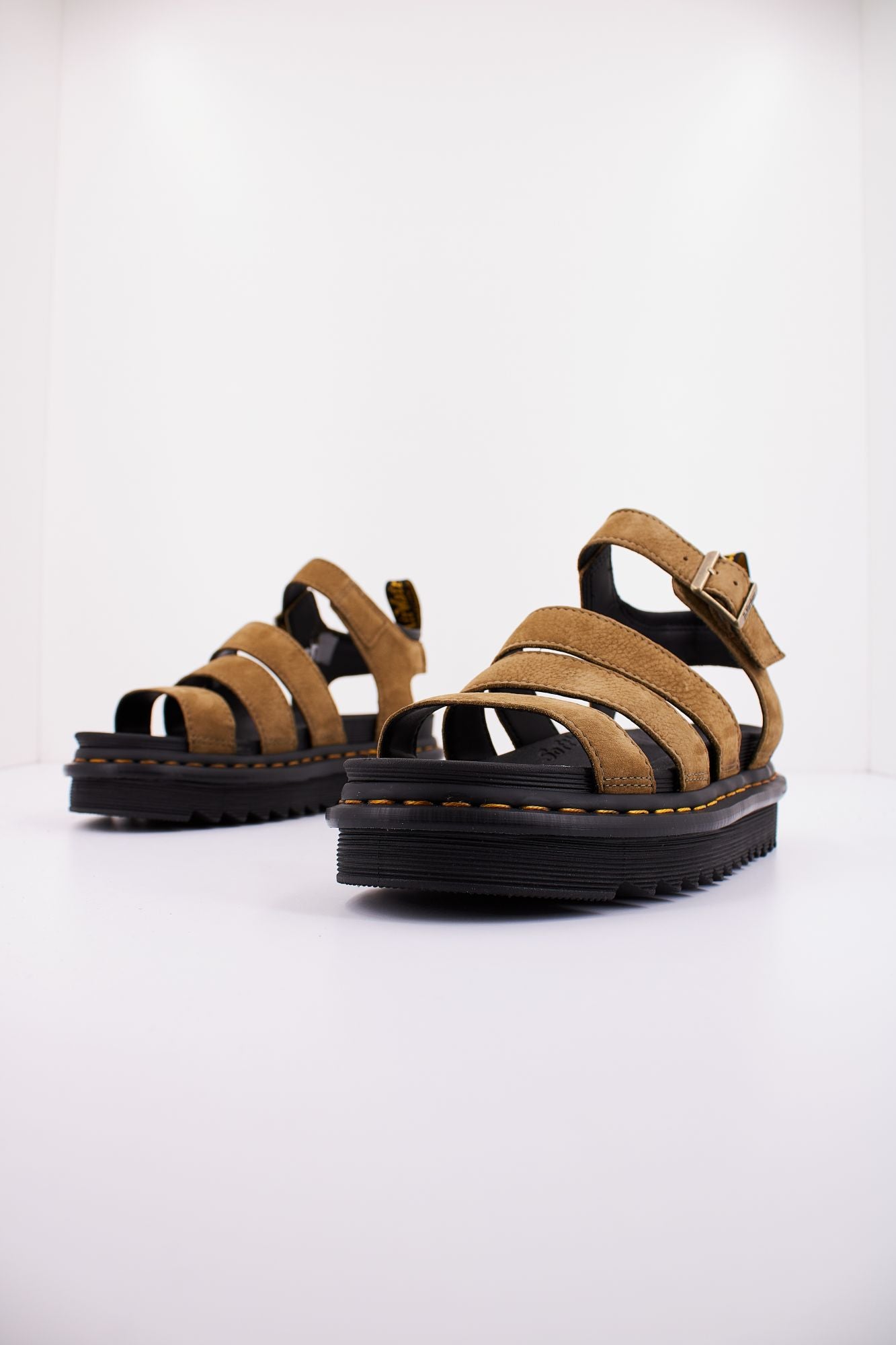 DR. MARTENS BLAIRE en color VERDE (2)