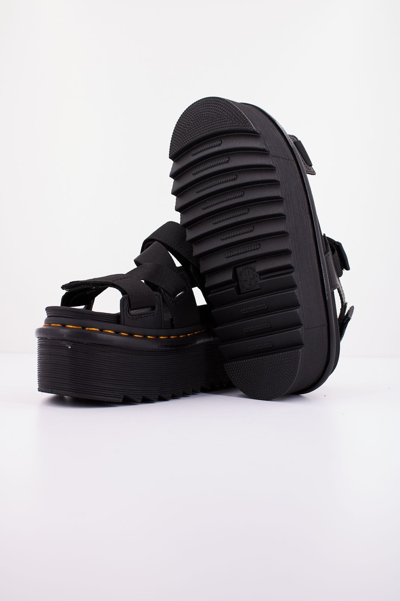 DR. MARTENS KIMBER en color NEGRO (4)