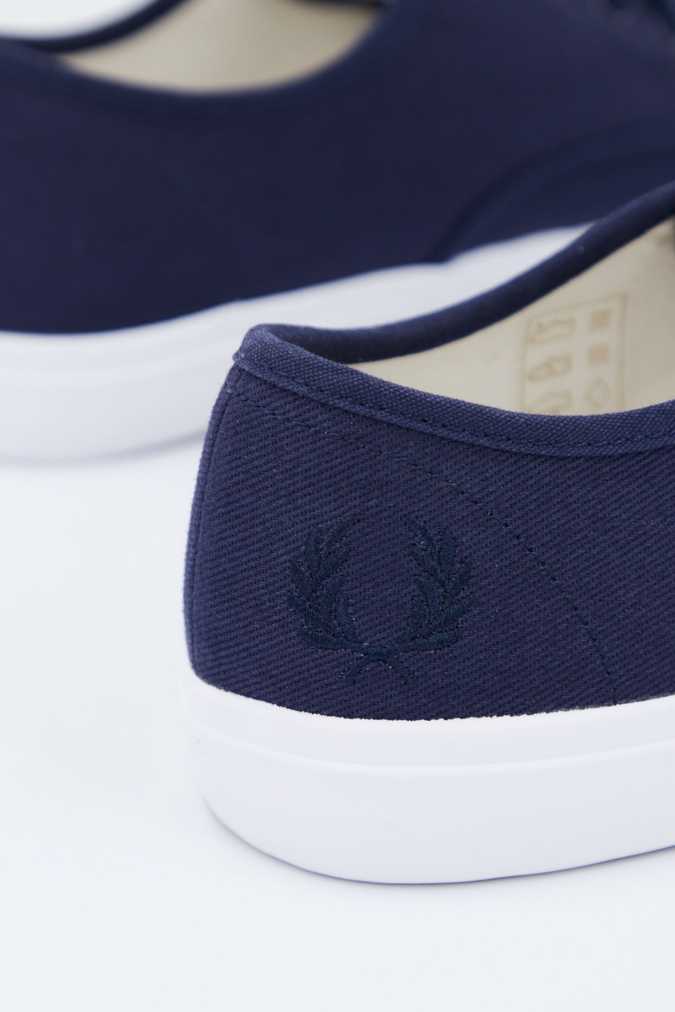 FRED PERRY MERTON TWILL en color AZUL (4)