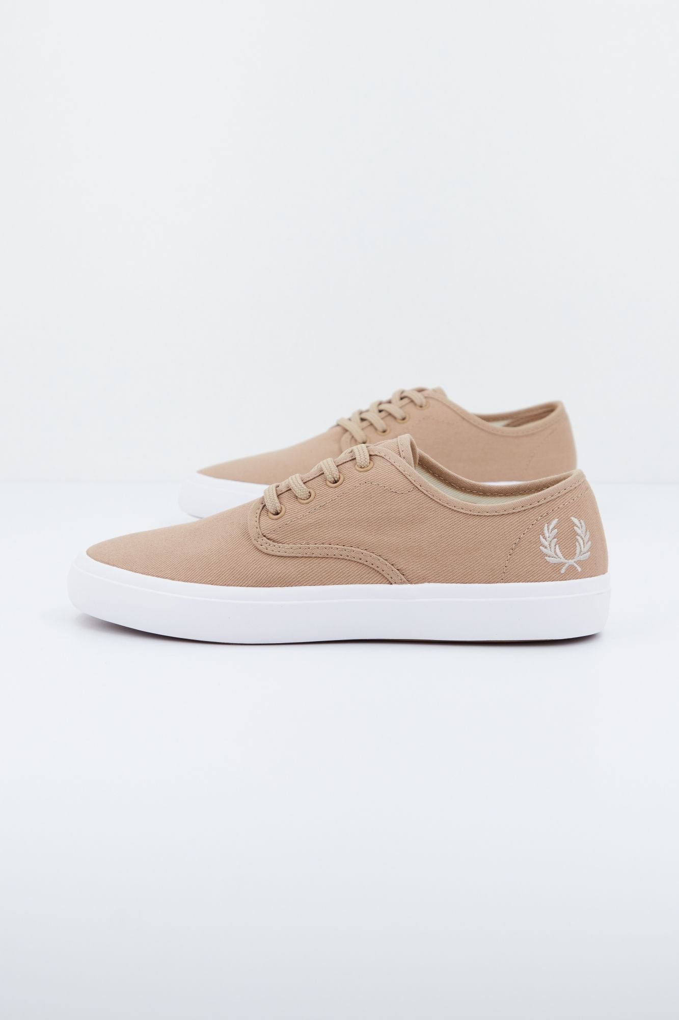 FRED PERRY MERTON TWILL en color MARRON CLARO (1)