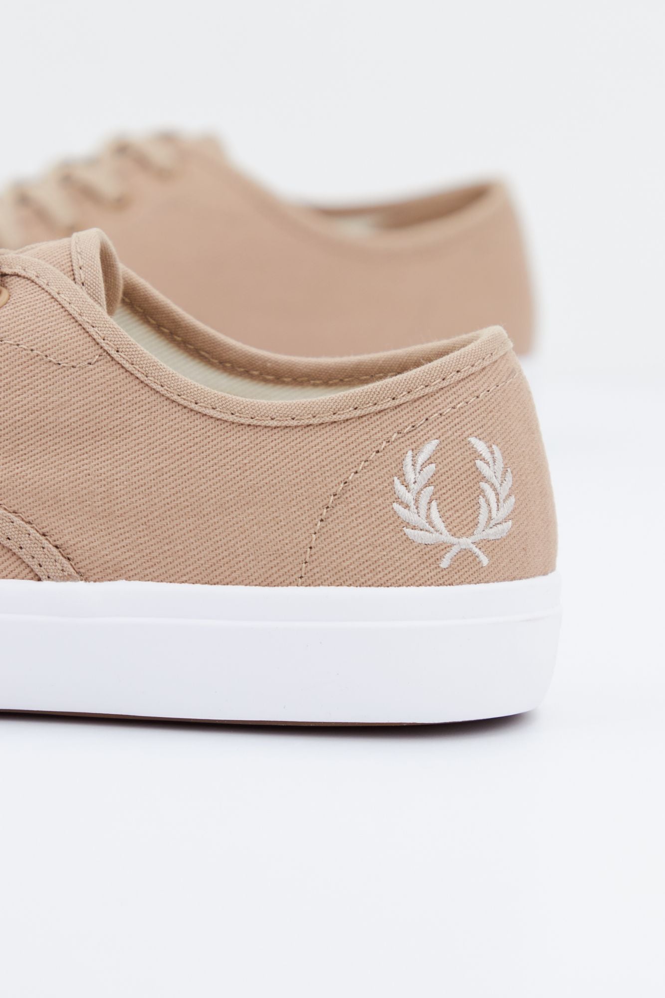 FRED PERRY MERTON TWILL en color MARRON CLARO (2)