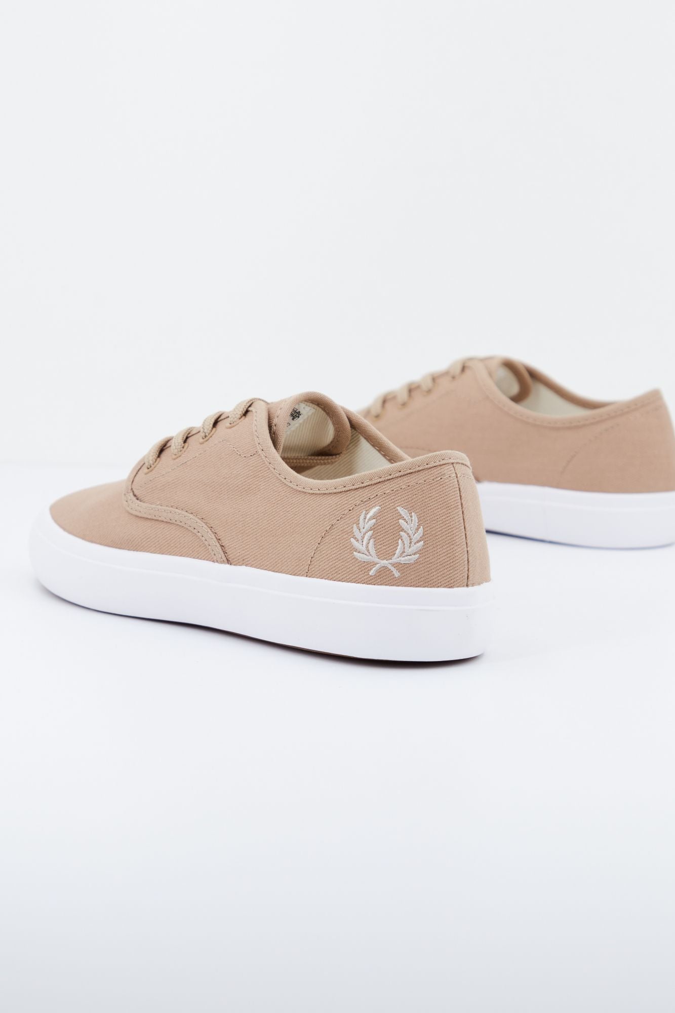 FRED PERRY MERTON TWILL en color MARRON CLARO (3)