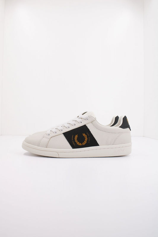 FRED PERRY LEATHER/BRANDED en color BEIS (1)