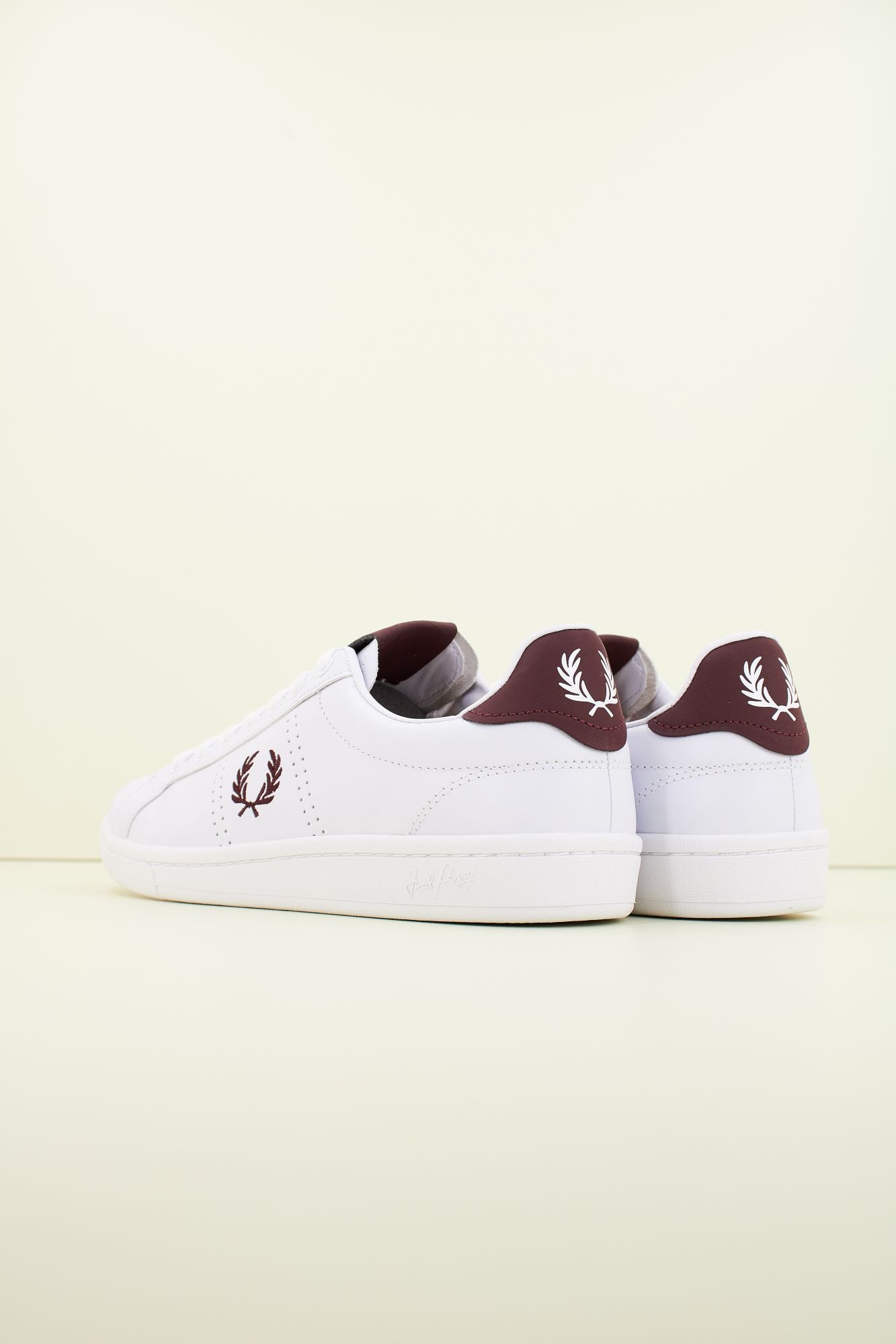 FRED PERRY LEATHER en color BLANCO (3)