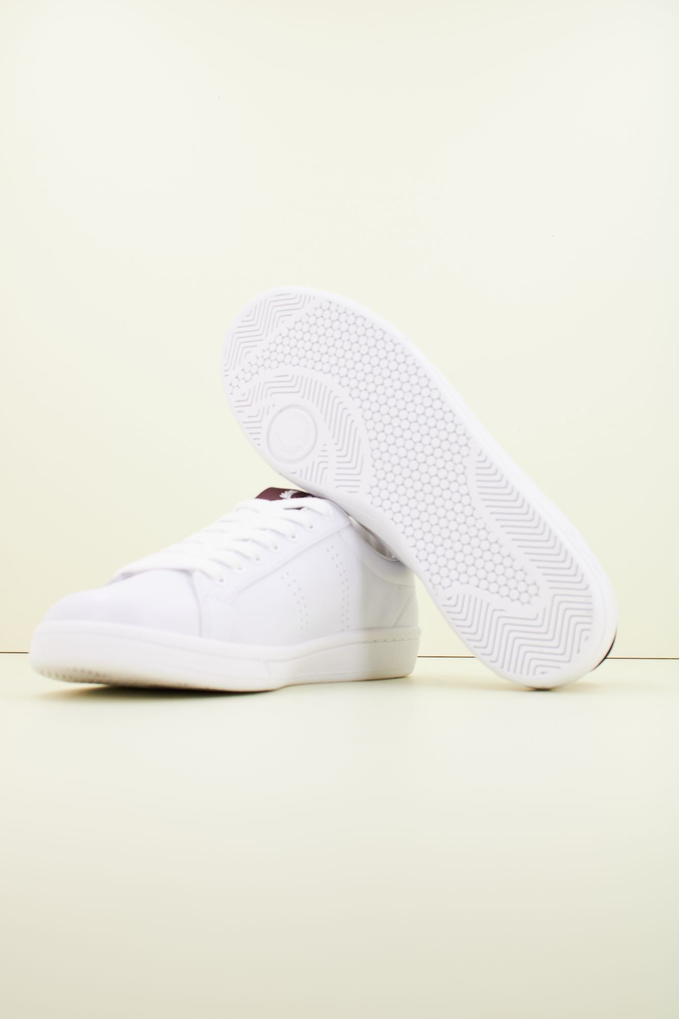 FRED PERRY LEATHER en color BLANCO (4)