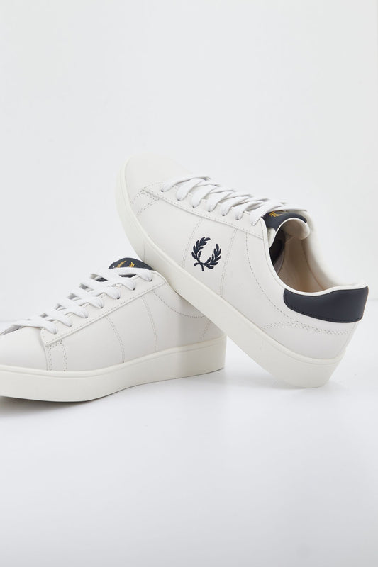 FRED PERRY SPENCER LEATHER en color BLANCO (1)