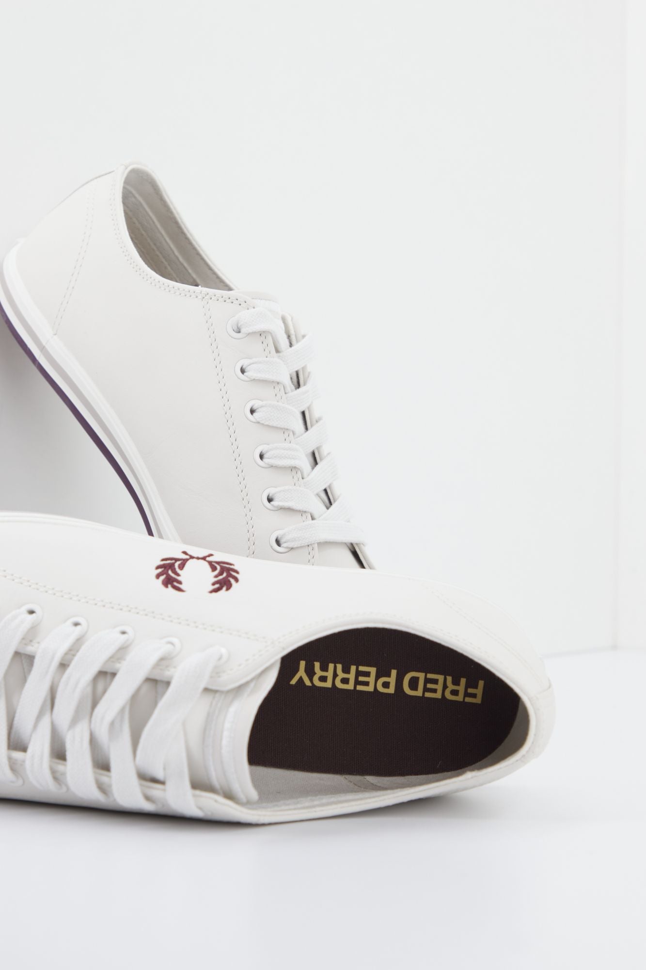 FRED PERRY KINGSTON LEATHER en color BEIS (2)