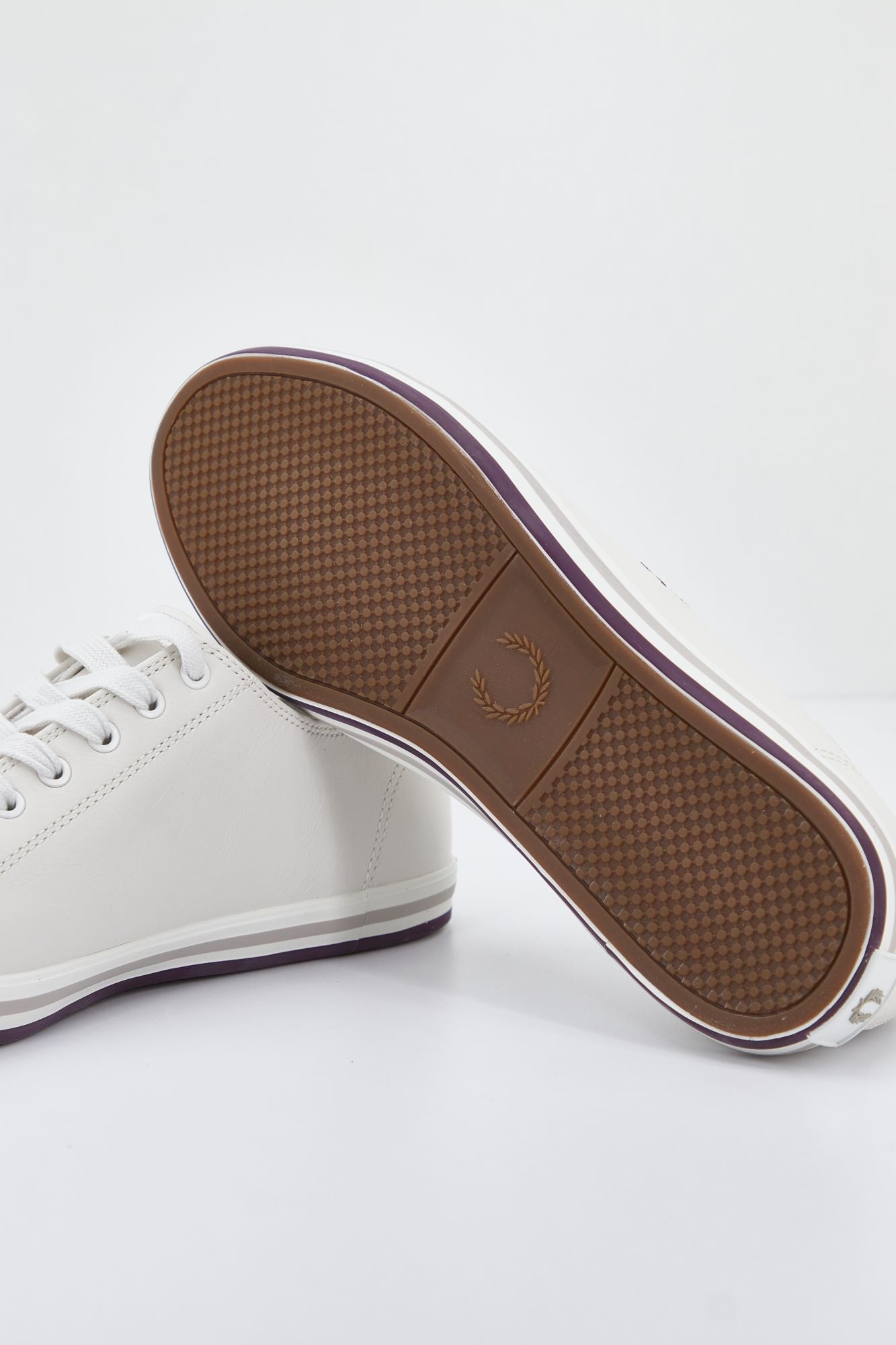 FRED PERRY KINGSTON LEATHER en color BEIS (3)