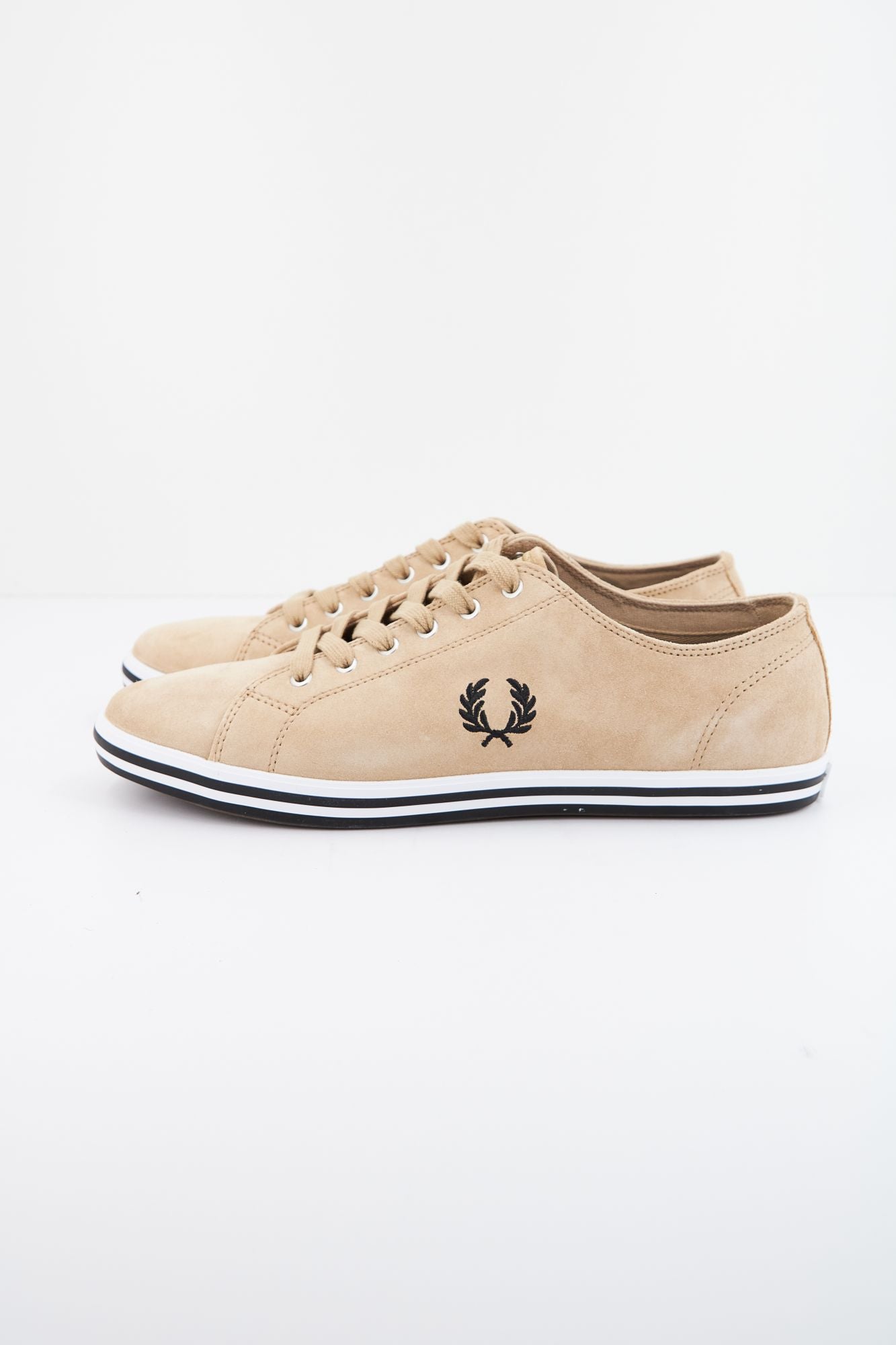 FRED PERRY KINGSTON SUEDE en color MARRON CLARO (1)