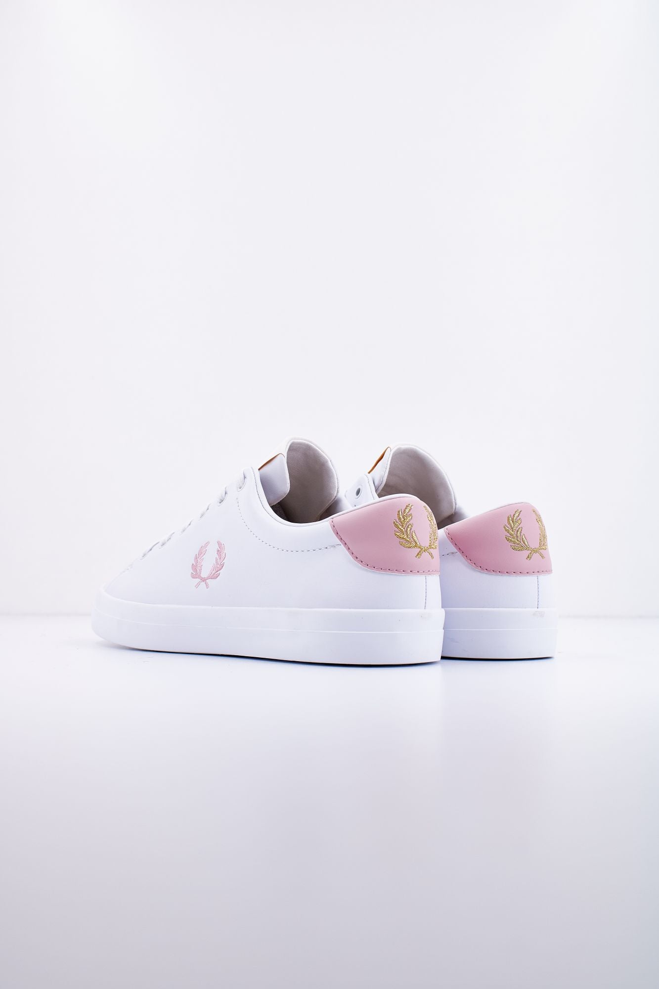 FRED PERRY LOTTIE LEATHER en color BLANCO (3)