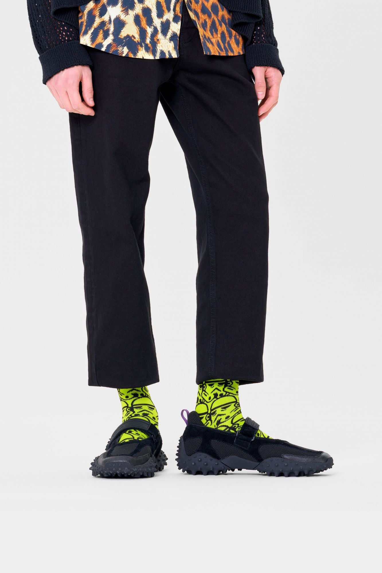 HAPPY SOCKS STAR WARS STORM TROOPER SOC en color AMARILLO (3)