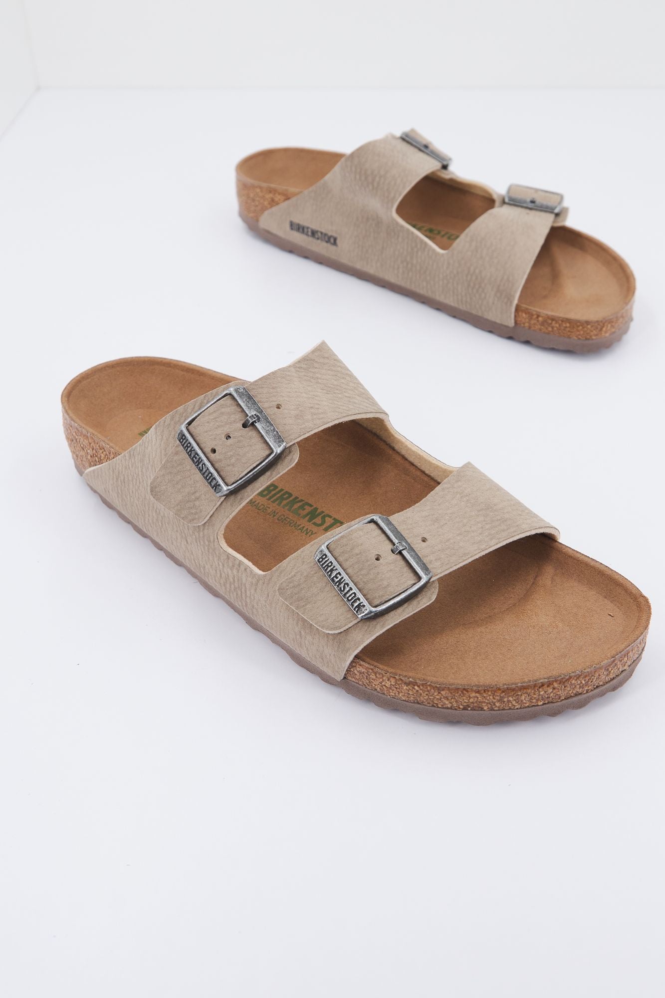 BIRKENSTOCK ARIZONA MF en color BEIS (1)