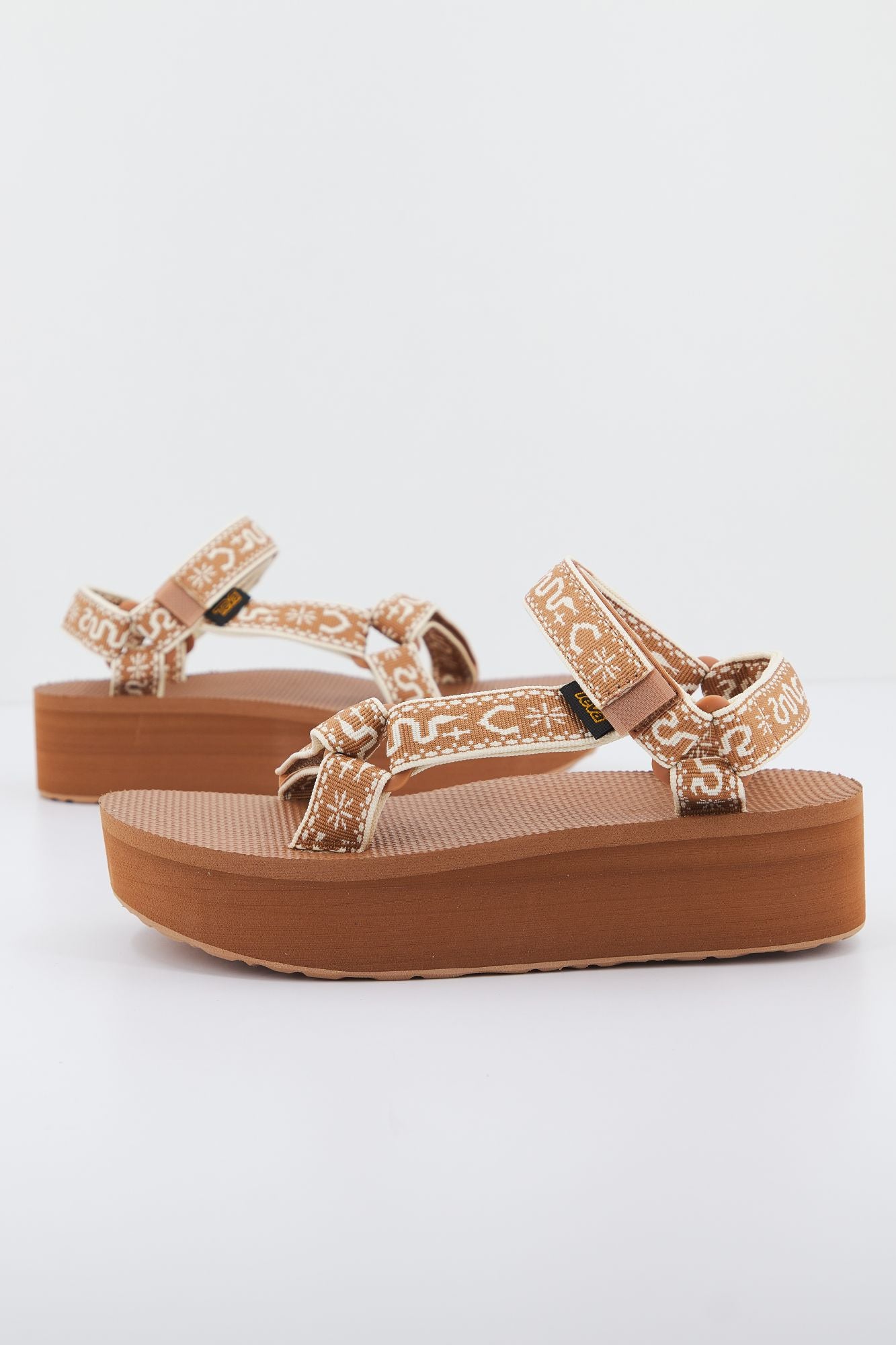 TEVA W FLATFORM UNIVERS en color MARRON CLARO (1)
