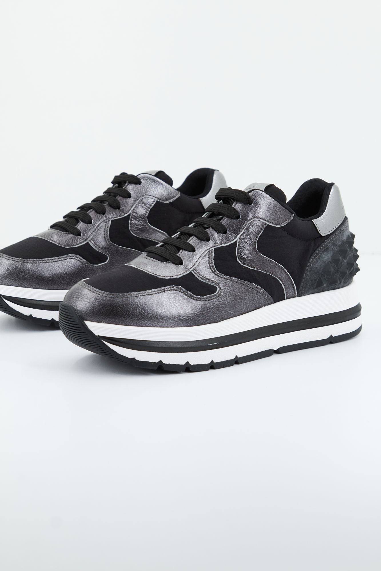 VOILE BLANCHE MARAN S METALLIC NAPPA en color NEGRO (1)