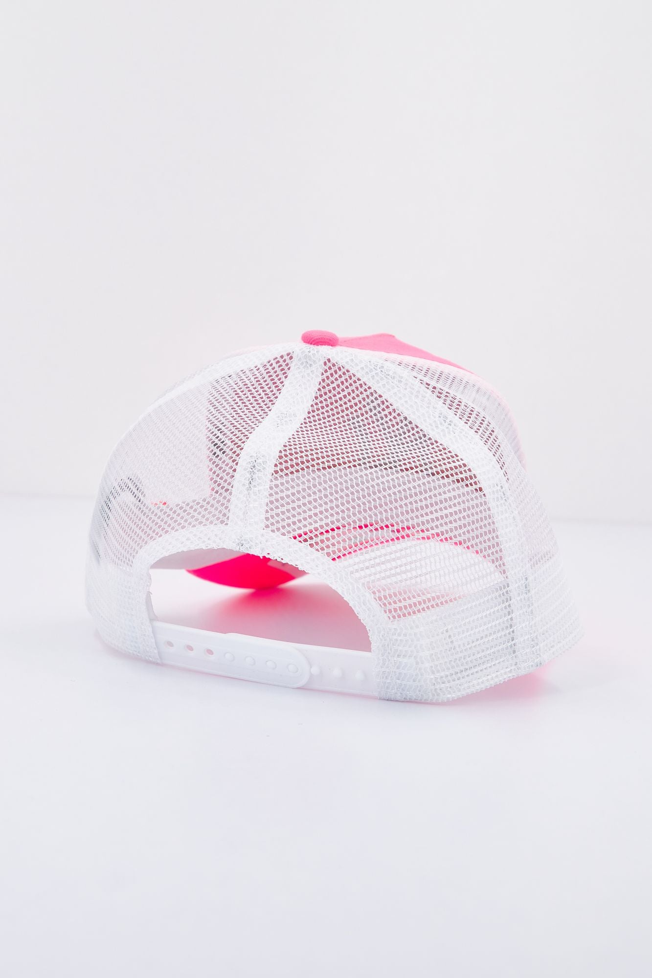 NEW ERA TONAL MESH TRUCKER NEYYAN en color ROSA (3)