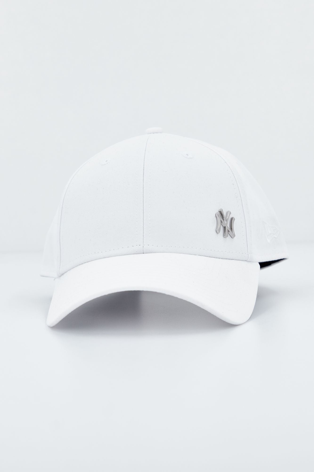 NEW ERA MLB FLAWLESS LOGO BASIC 94 en color BLANCO (1)