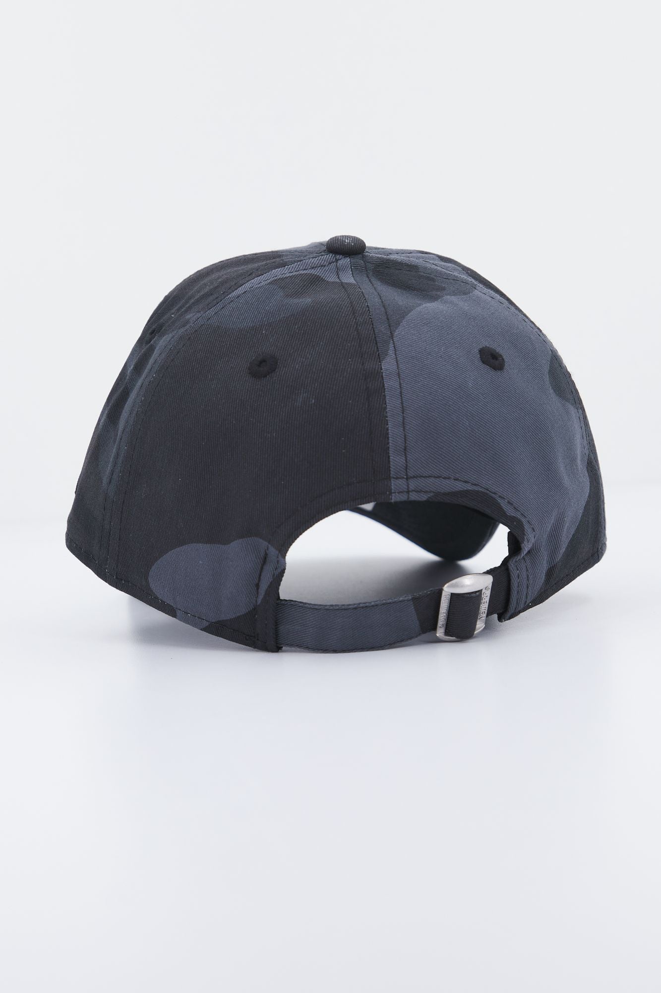 NEW ERA LEAGUE ESSENTIAL 940 NEYYA en color GRIS (3)