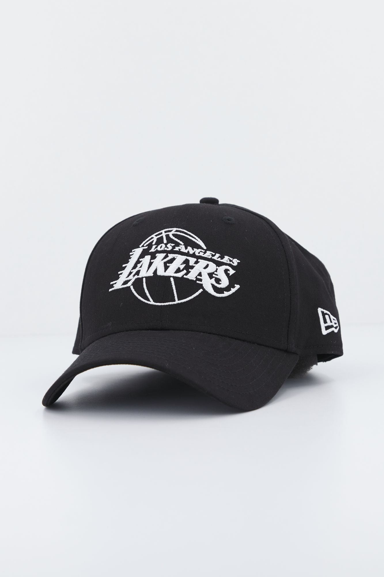 NEW ERA NBA ESSENTIAL OUTLINE 940 en color NEGRO (1)