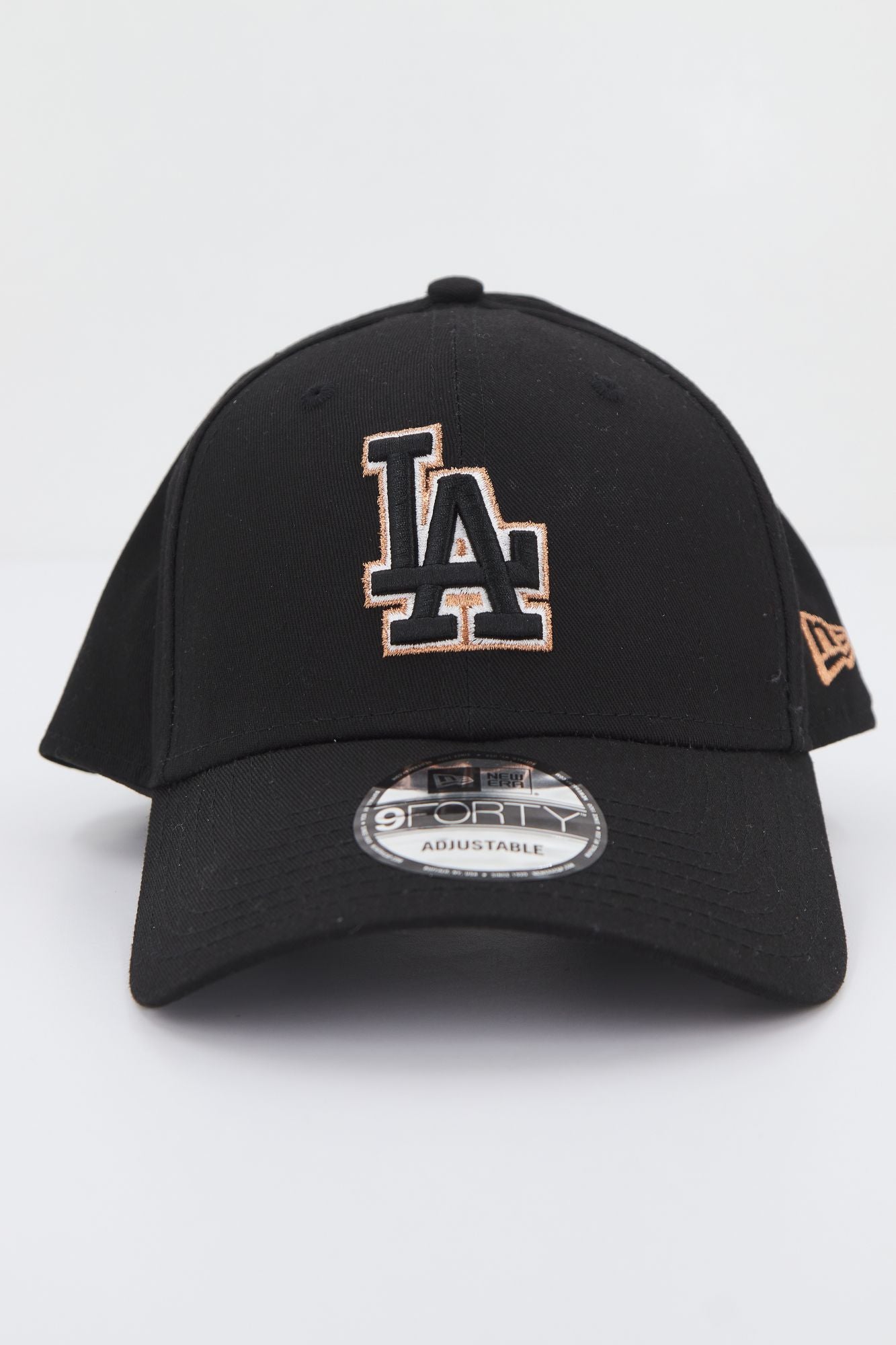 NEW ERA METALLIC POP 9FORTY LOSDOD en color NEGRO (1)