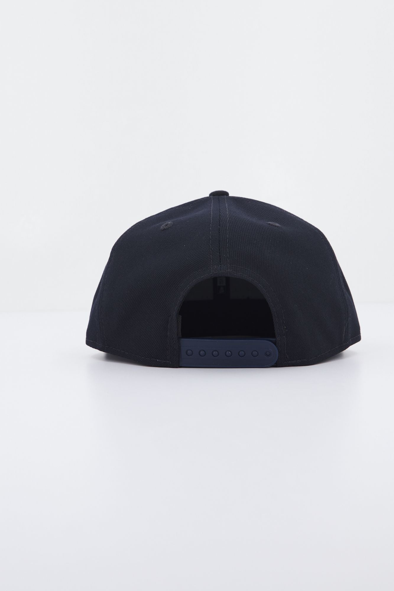 NEW ERA METALLIC LOGO 9FIFTY NEYYA en color AZUL (3)