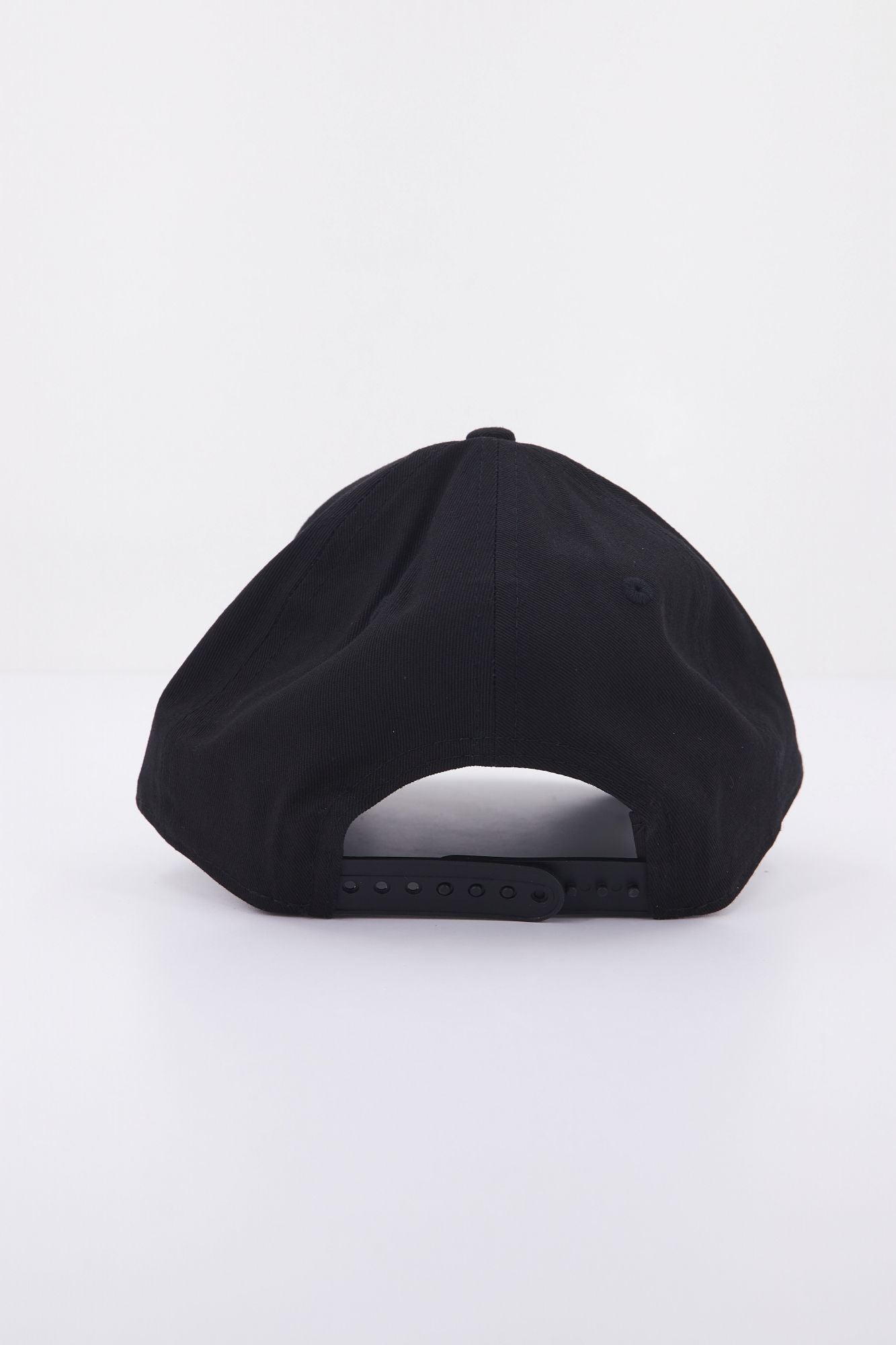 NEW ERA METALLIC POP 9FORTY LOSLAK en color NEGRO (3)