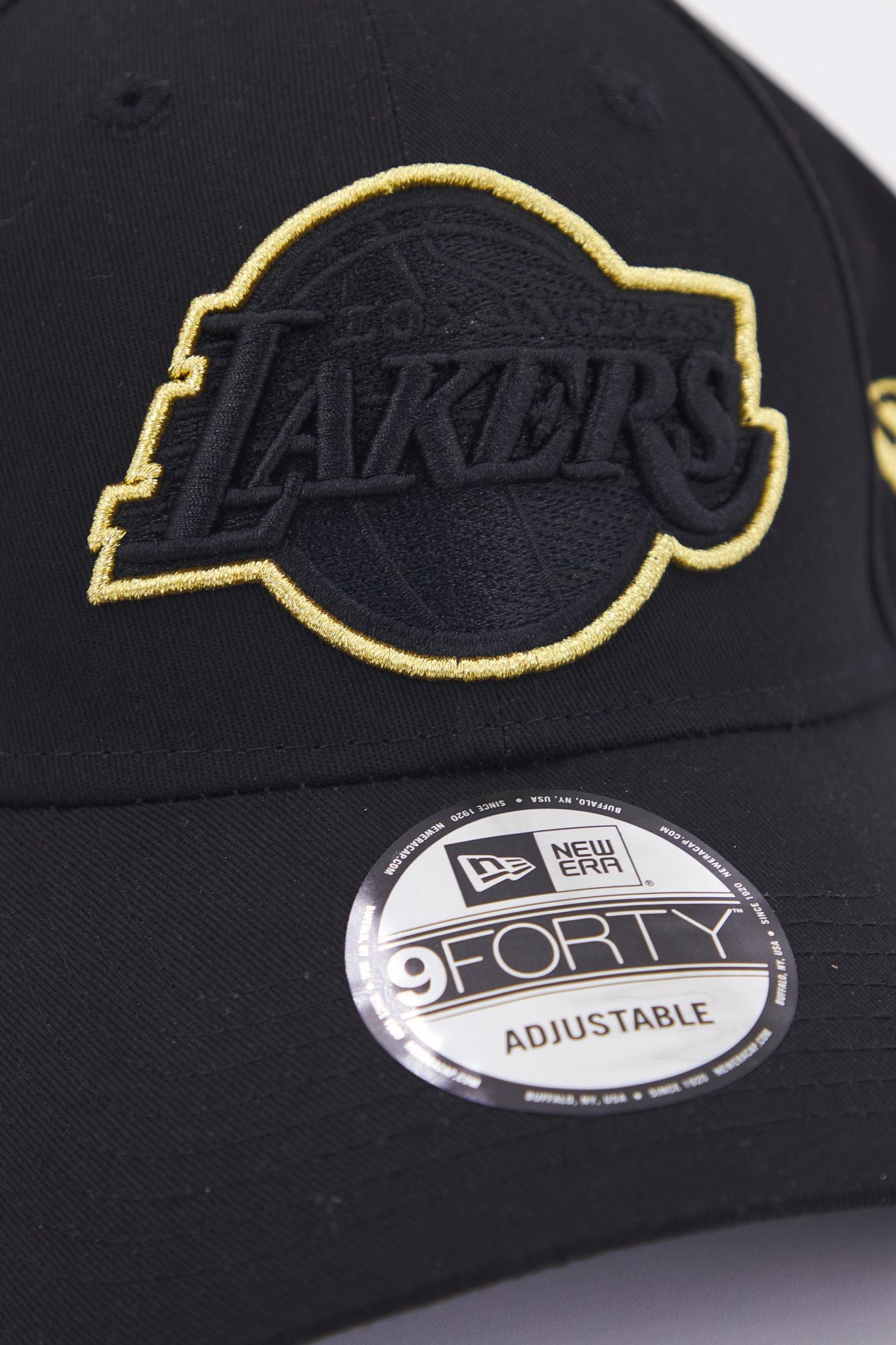 NEW ERA METALLIC POP 9FORTY LOSLAK en color NEGRO (4)