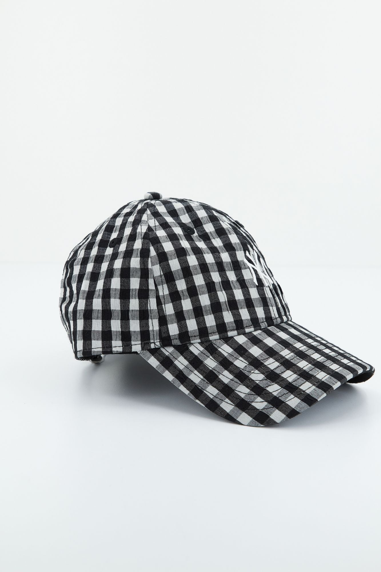 NEW ERA WMNS GINGHAM 9TWENTY NEYYA en color NEGRO (2)