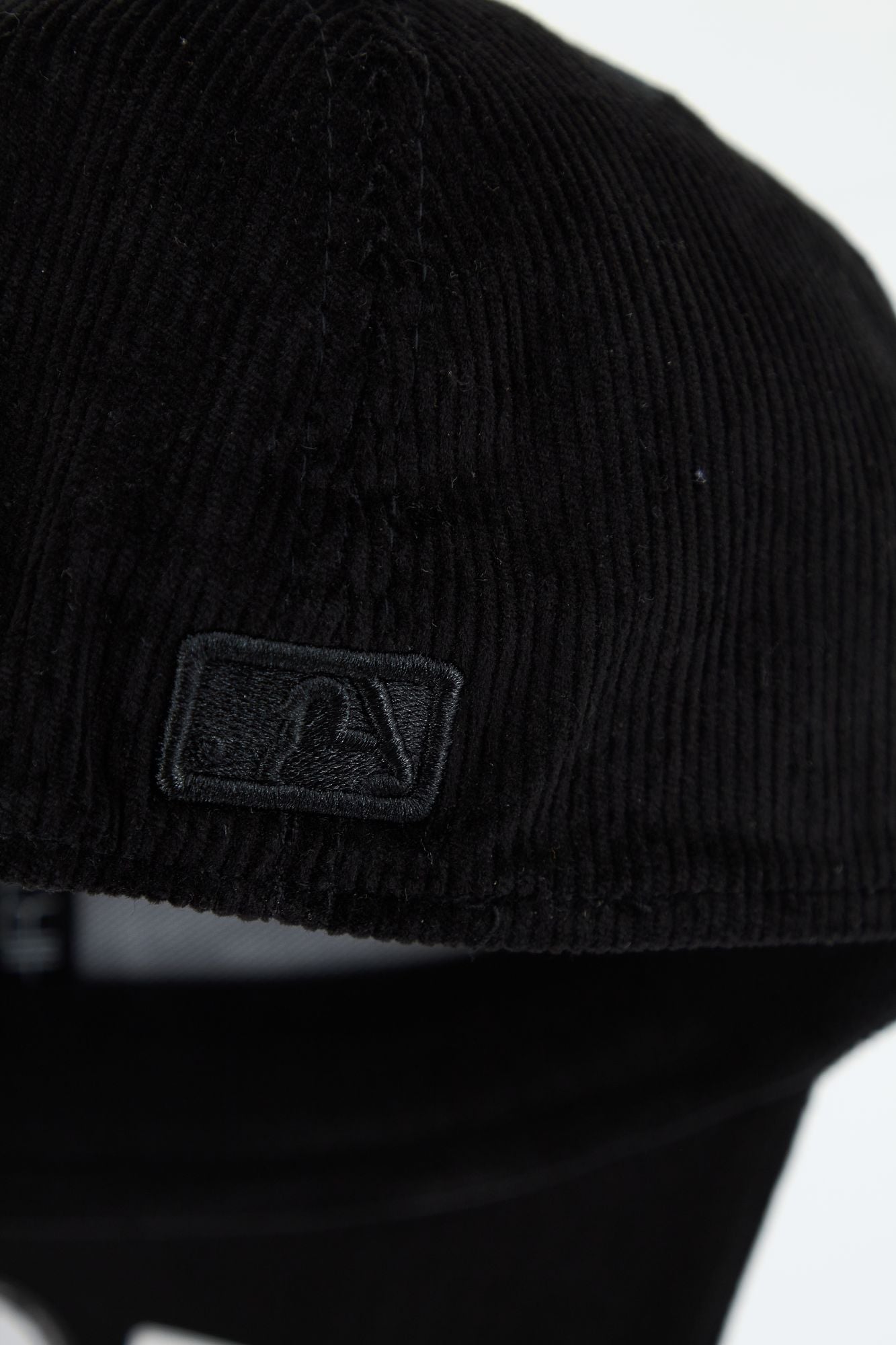 NEW ERA CORD 39THIRTY NEYYAN en color NEGRO (4)