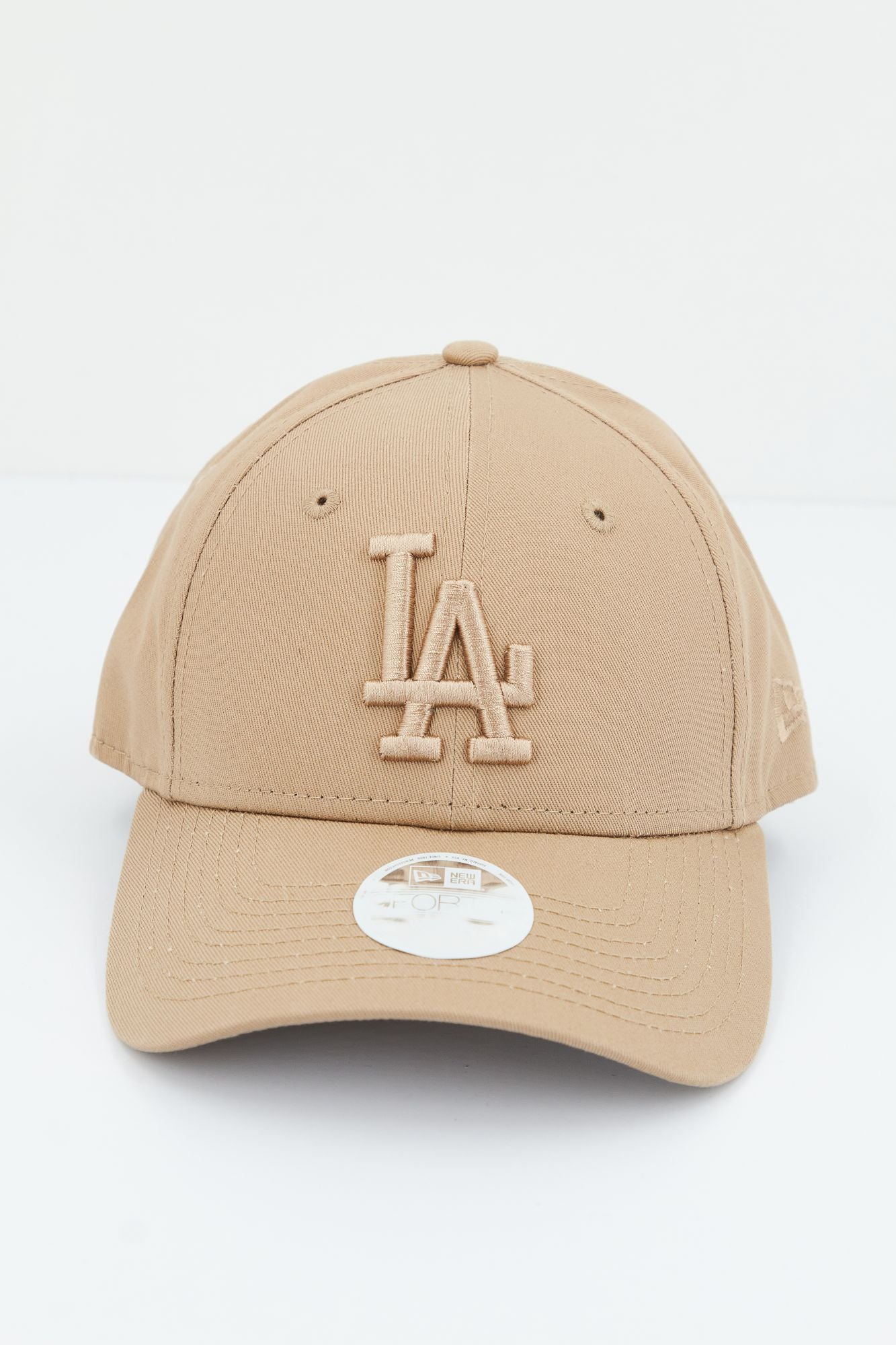 NEW ERA LEAGUE ESS 9FORTY L en color MARRON (1)