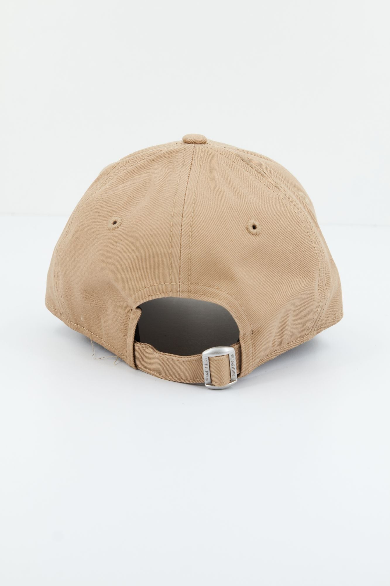 NEW ERA LEAGUE ESS 9FORTY L en color MARRON (3)