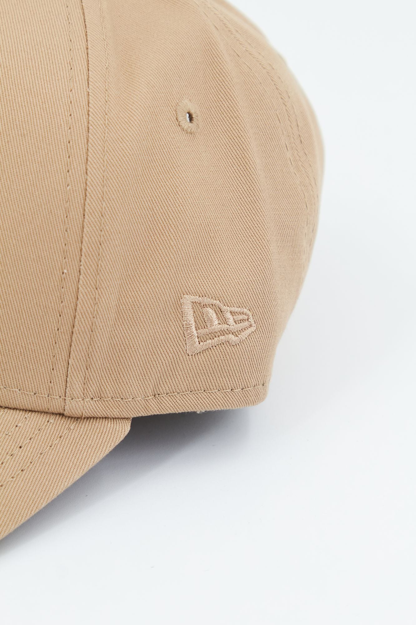 NEW ERA LEAGUE ESS 9FORTY L en color MARRON (4)