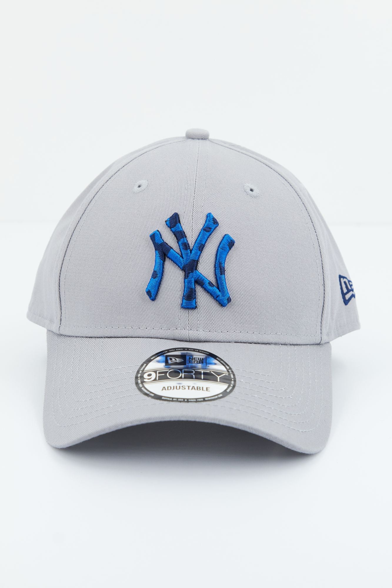 NEW ERA SEASONAL INFILL 9FORTY OSFM en color GRIS (1)