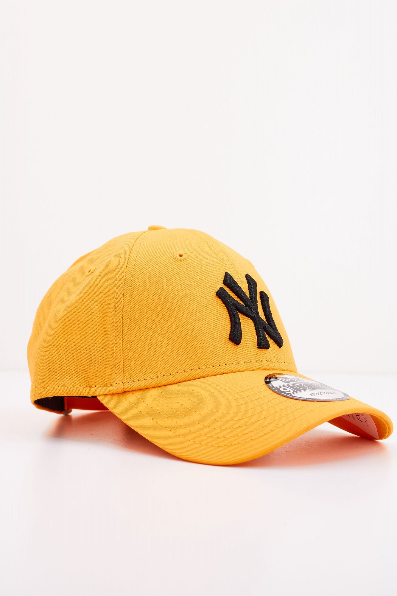 NEW ERA LEAGUE ESSENTIAL 9FORTY en color NARANJA (2)
