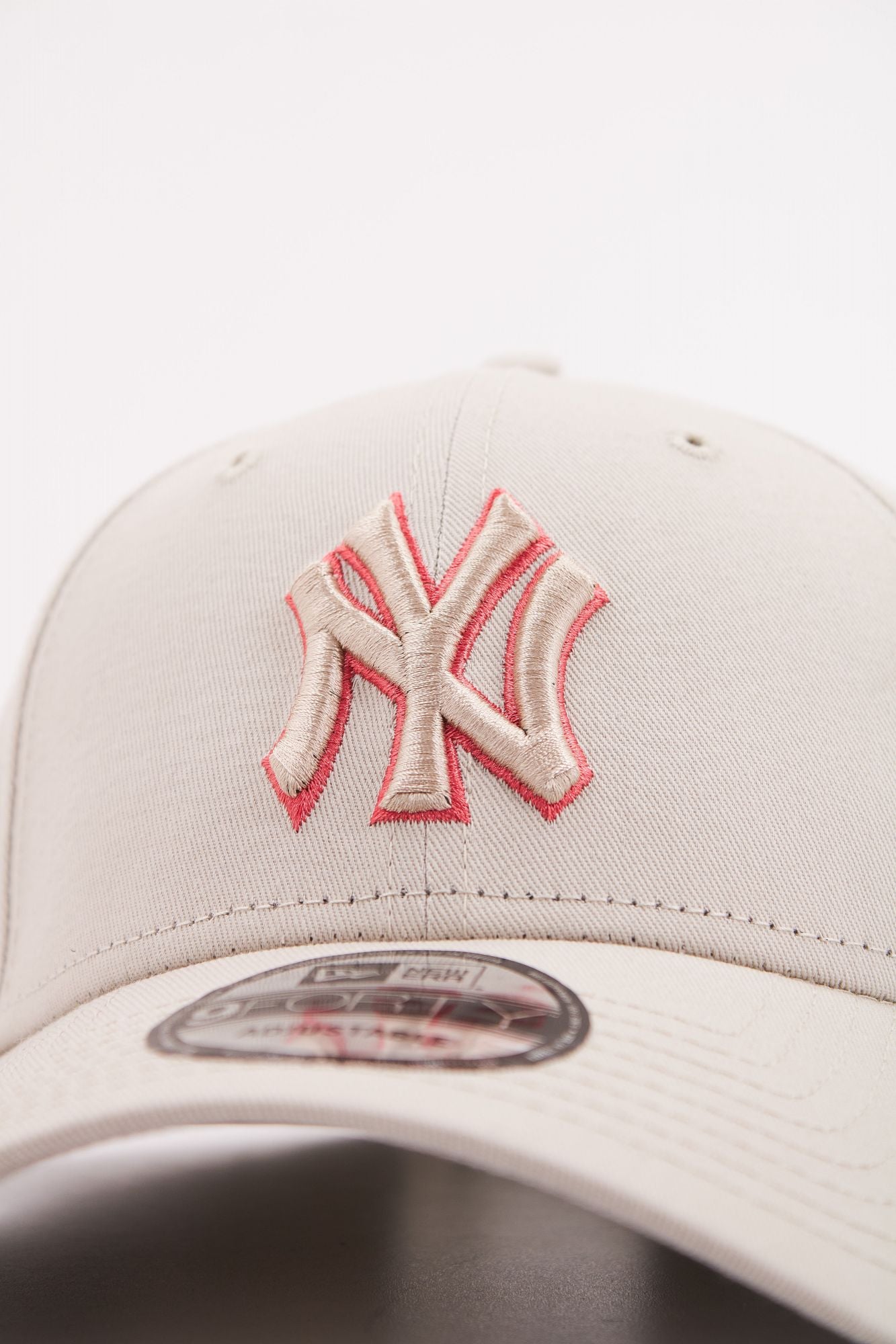 NEW ERA TEAM OUTLINE 9FORTY en color BEIS (4)