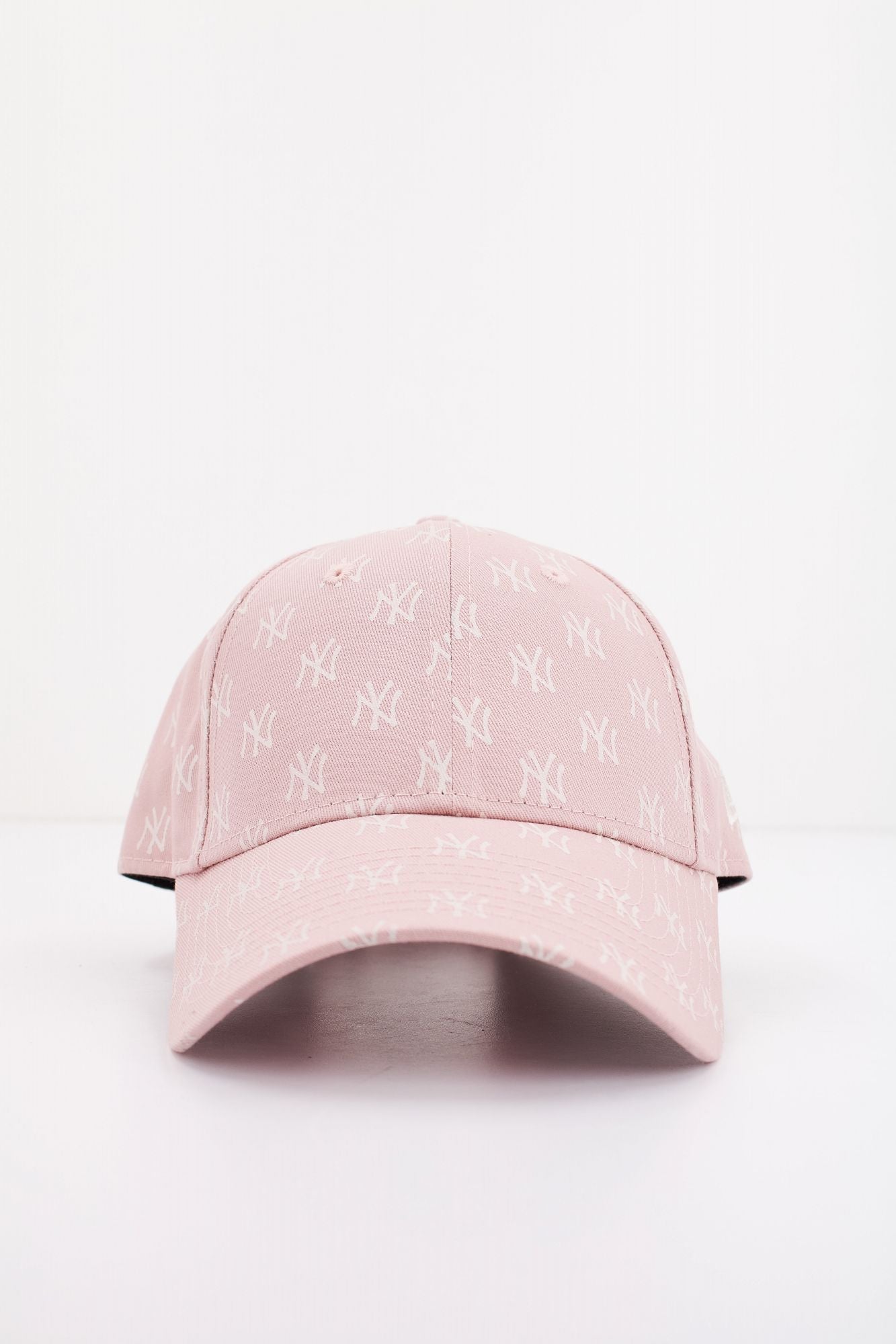 NEW ERA FEMALE MONOGRAM 9FORTY en color ROSA (1)