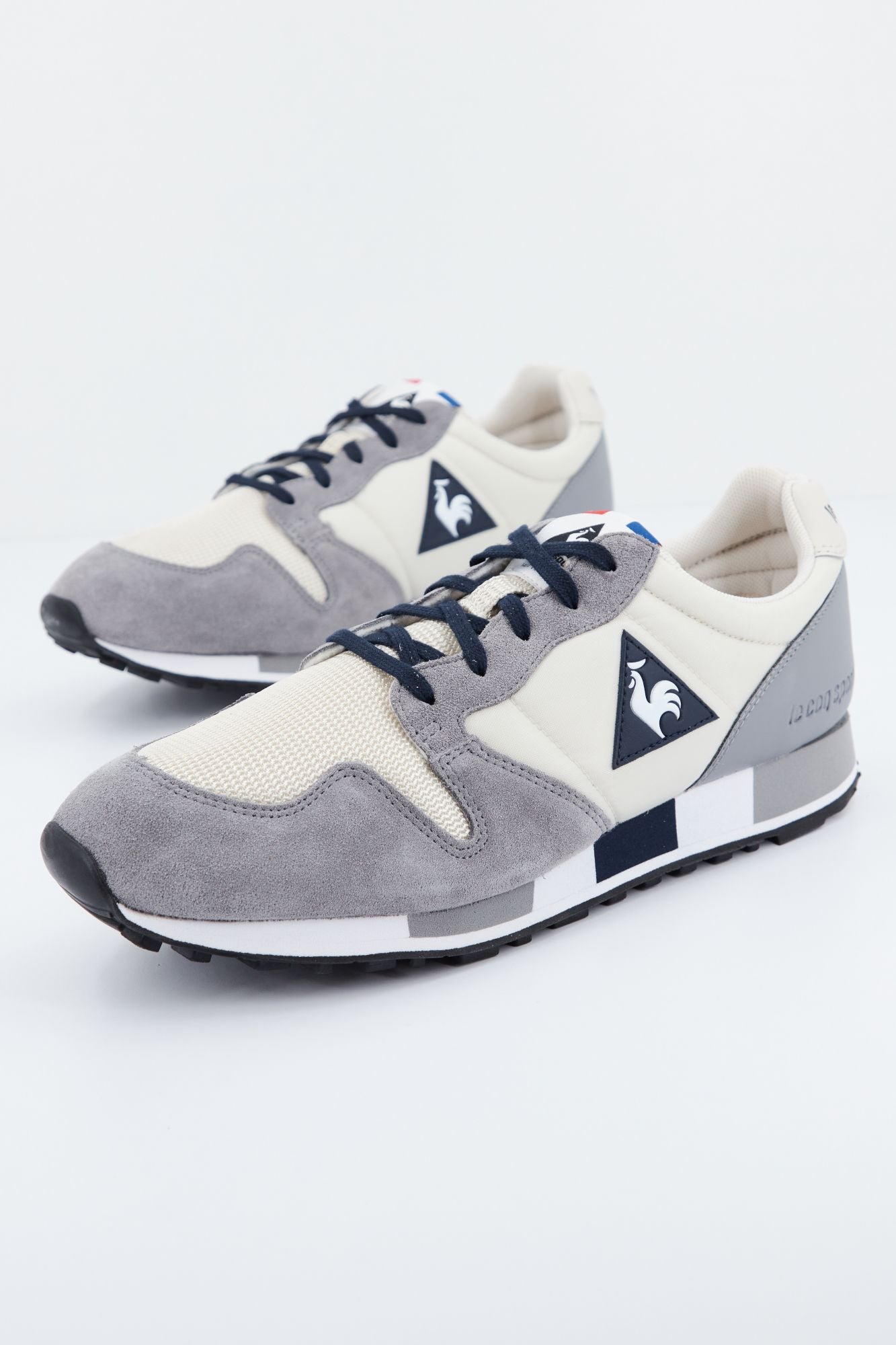 LE COQ SPORTIF OMEGA en color GRIS (1)