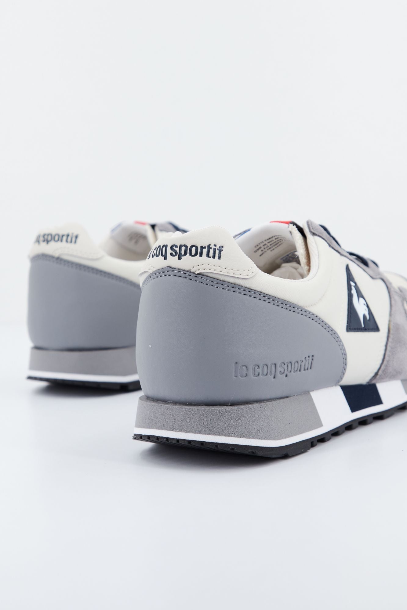 LE COQ SPORTIF OMEGA en color GRIS (3)