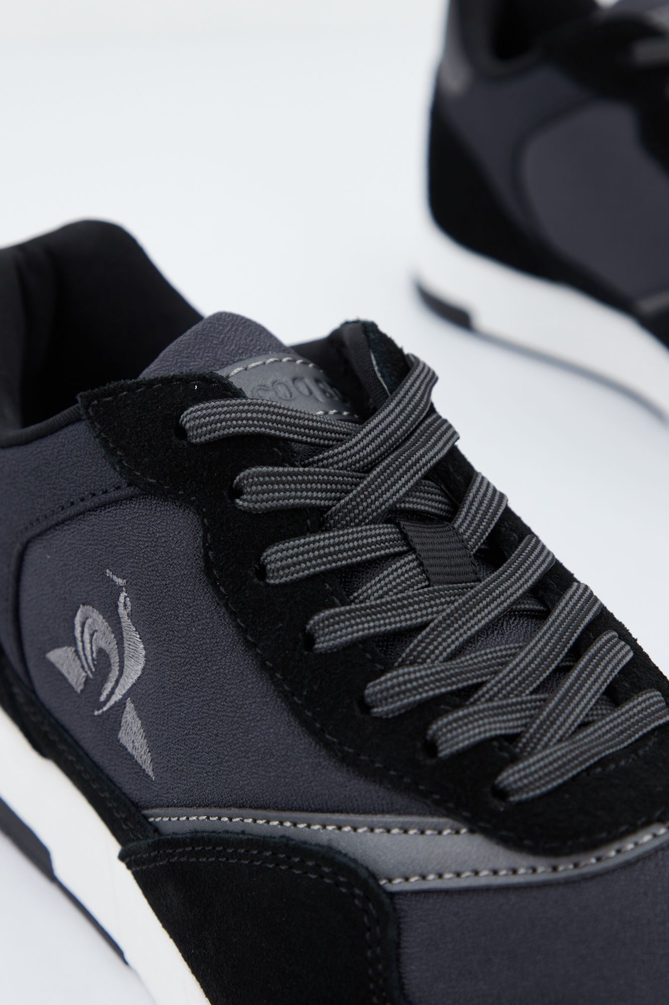 LE COQ SPORTIF JAZY W en color NEGRO (4)