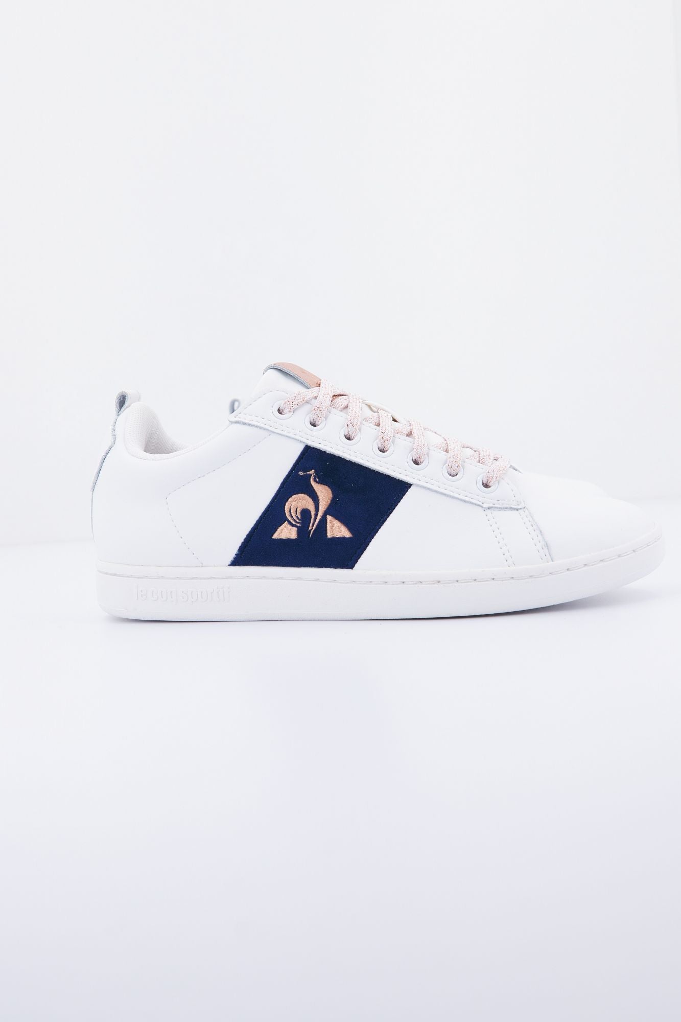 LE COQ SPORTIF COURTCLASSIC W VELVET en color BLANCO (2)