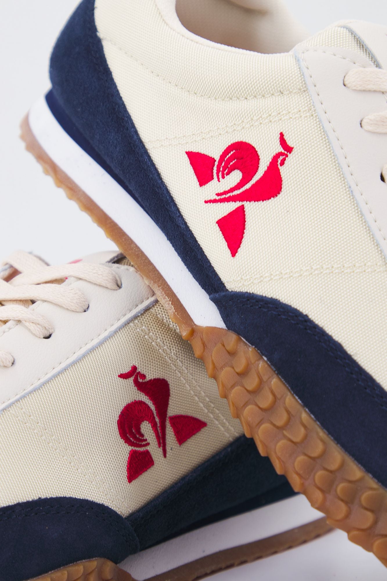 LE COQ SPORTIF VELOCE OUTDOOR en color BEIS (4)