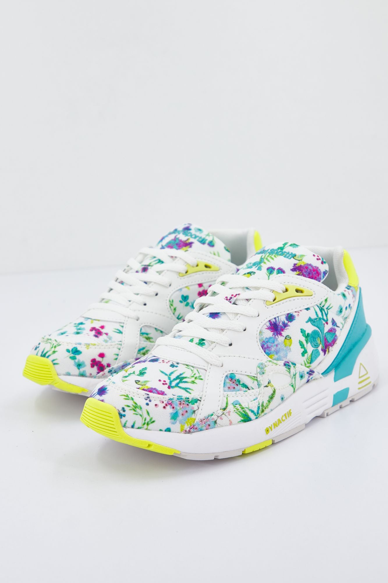 LE COQ SPORTIF LCS R850 W FLOWERS en color FLORAL (3)