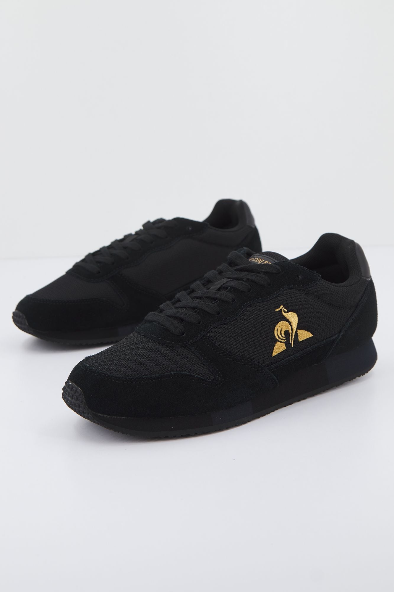 LE COQ SPORTIF ALPHA METALLIC en color NEGRO (2)