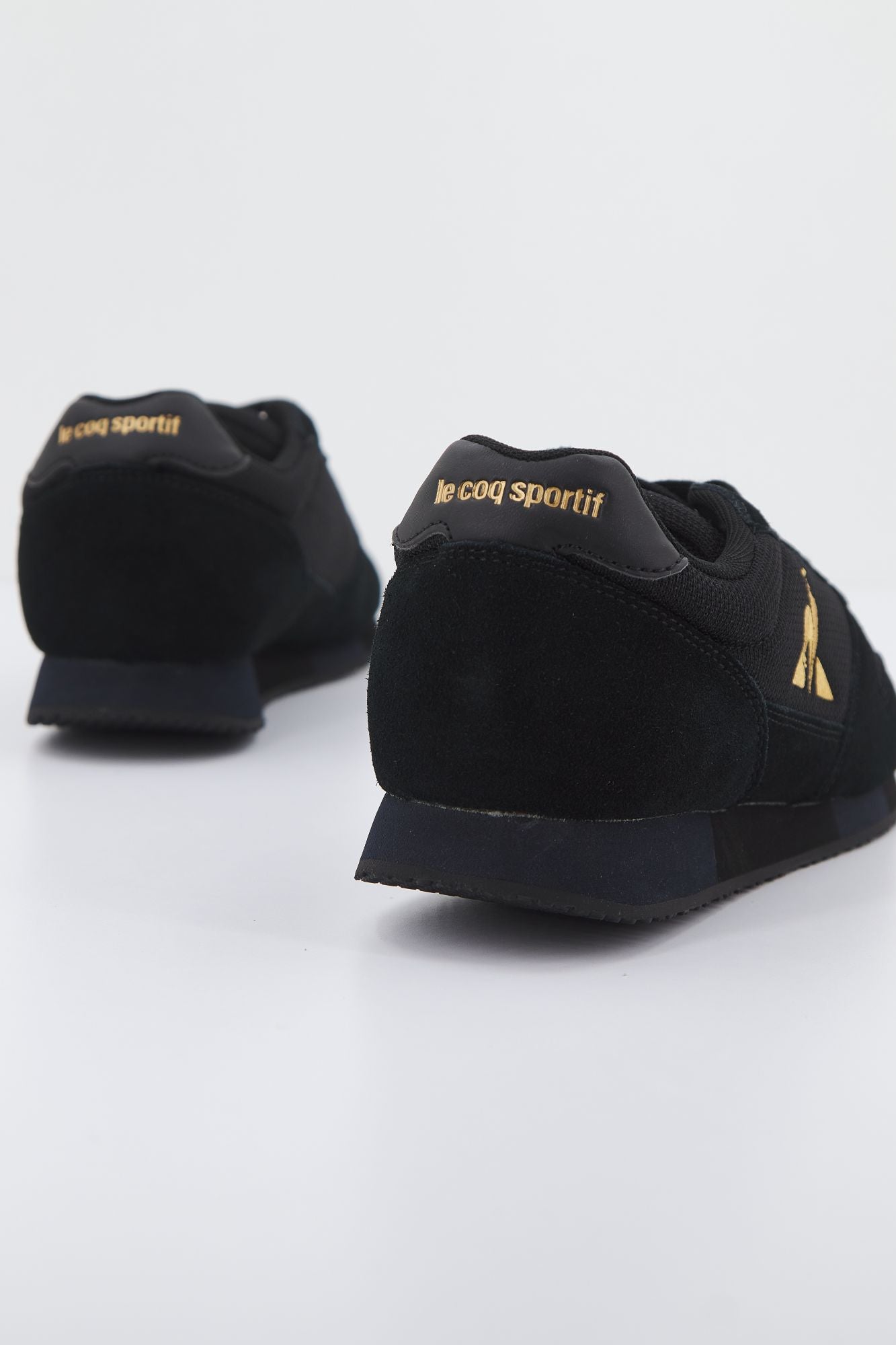 LE COQ SPORTIF ALPHA METALLIC en color NEGRO (3)