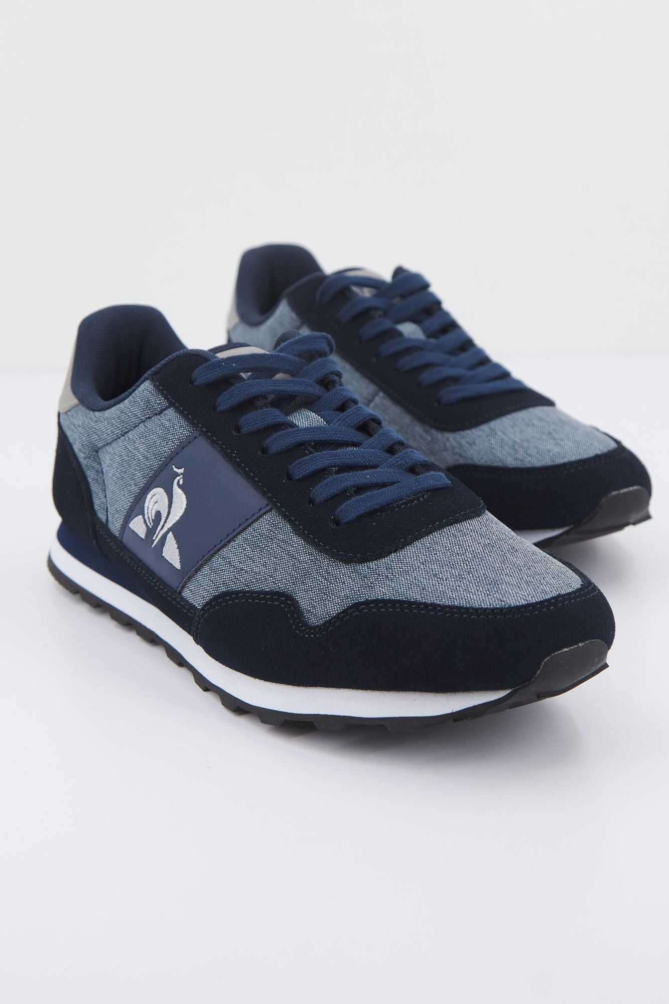 LE COQ SPORTIF ASTRA CLASSIC en color AZUL (2)