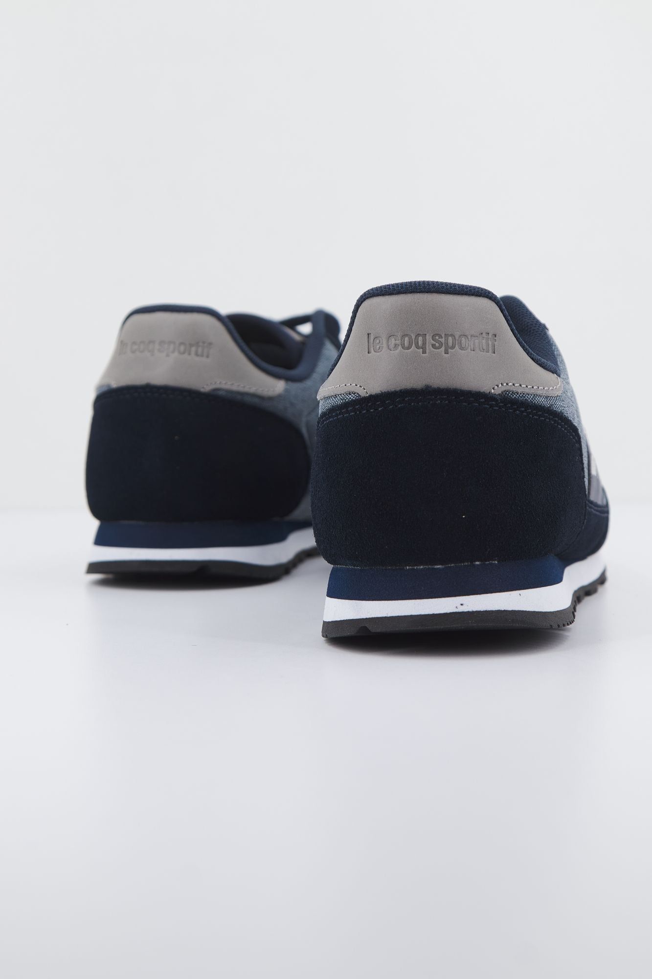 LE COQ SPORTIF ASTRA CLASSIC en color AZUL (3)
