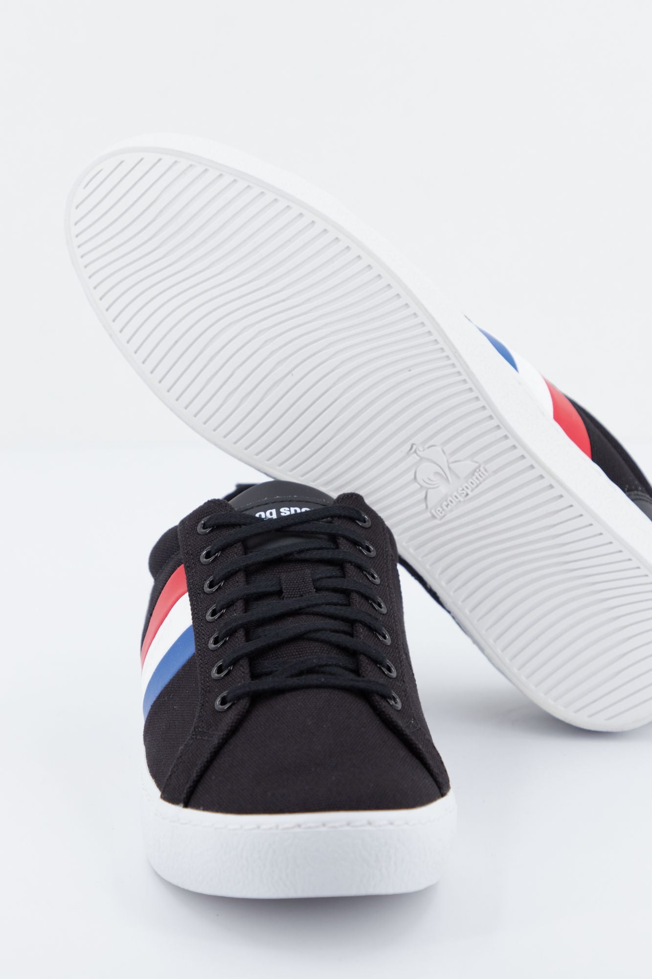 LE COQ SPORTIF VERDON CLASSIC FLAG en color NEGRO (4)