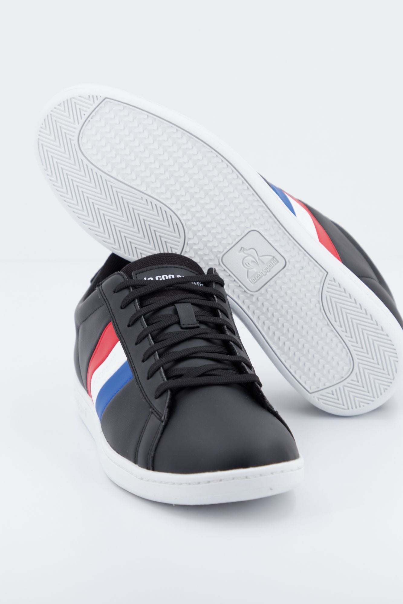 LE COQ SPORTIF COURTCLASSIC FLAG en color NEGRO (4)