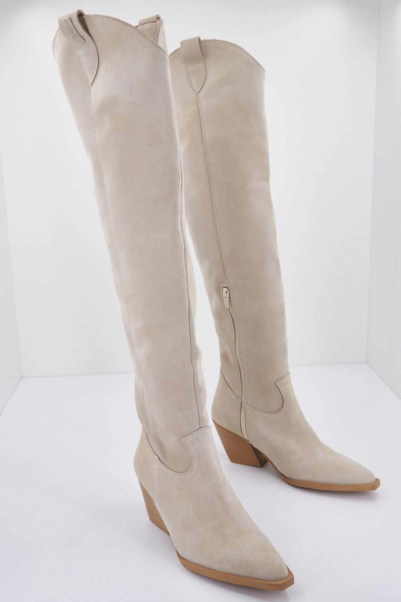 YELLOW COYOTE en color BEIS (1)